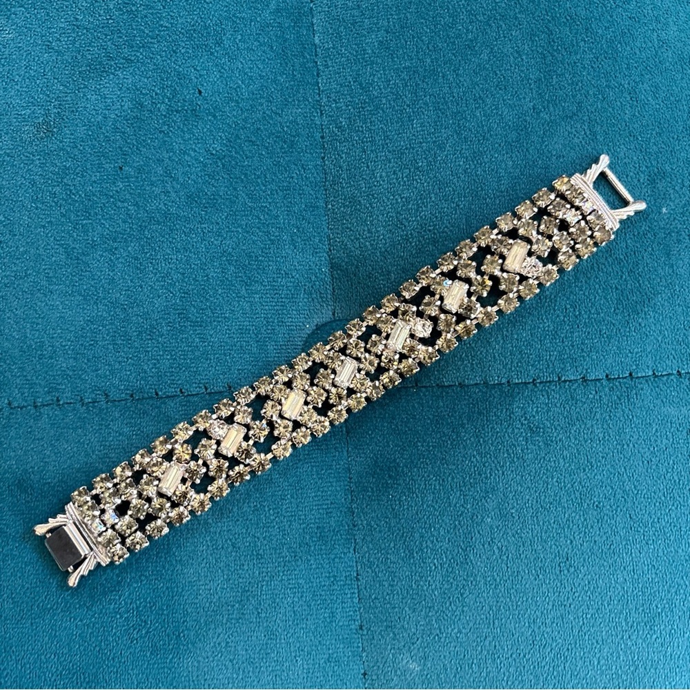 Elegant Midcentury Rhinestone &  Silver-tone Bracelet
